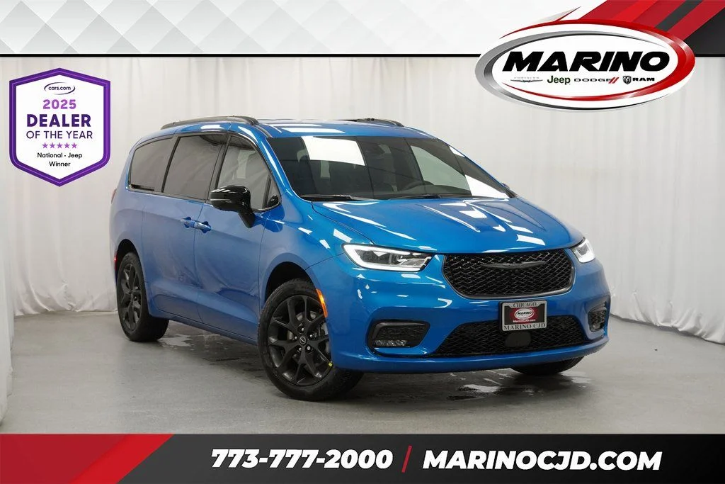 2026 Chrysler Pacifica Select AWD's photo