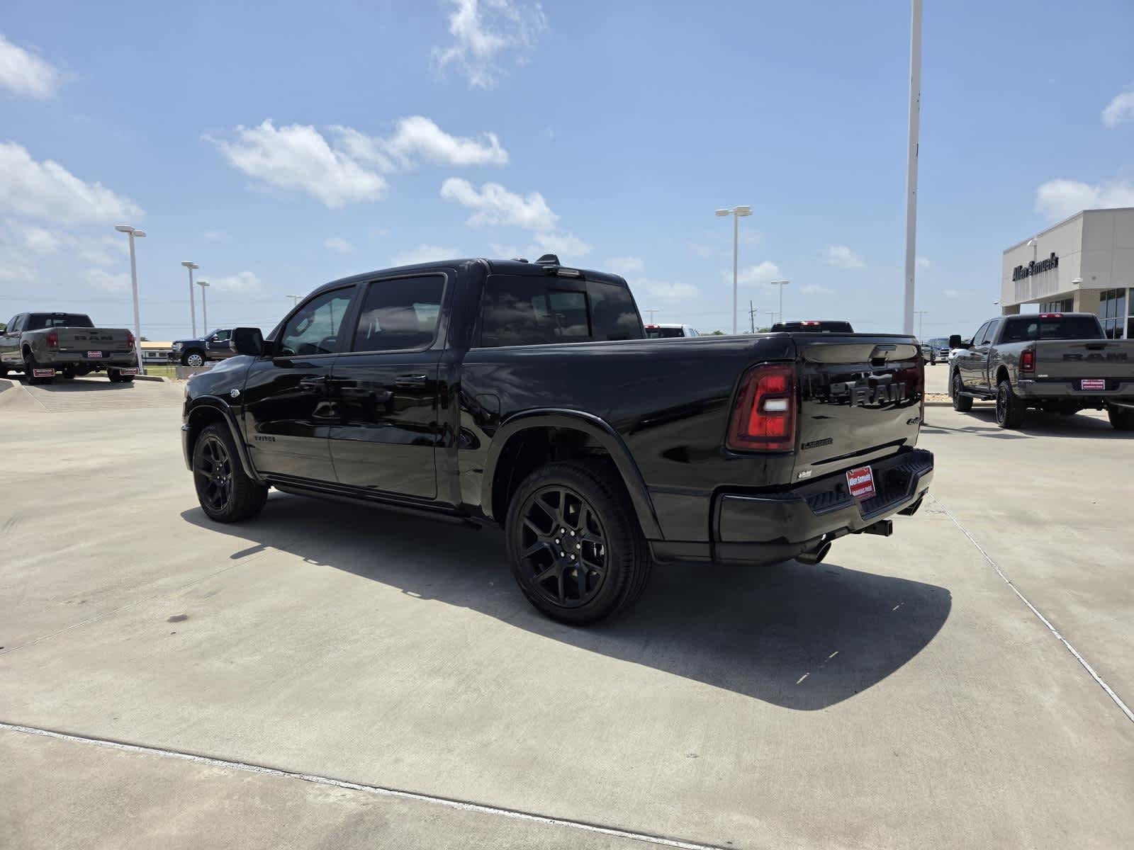 New 2026 Diamond Black Crystal Pearl-Coat Exterior Paint RAM Laramie image 3