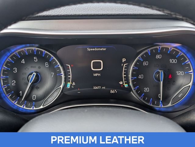 Used 2025 White Chrysler Limited image 19