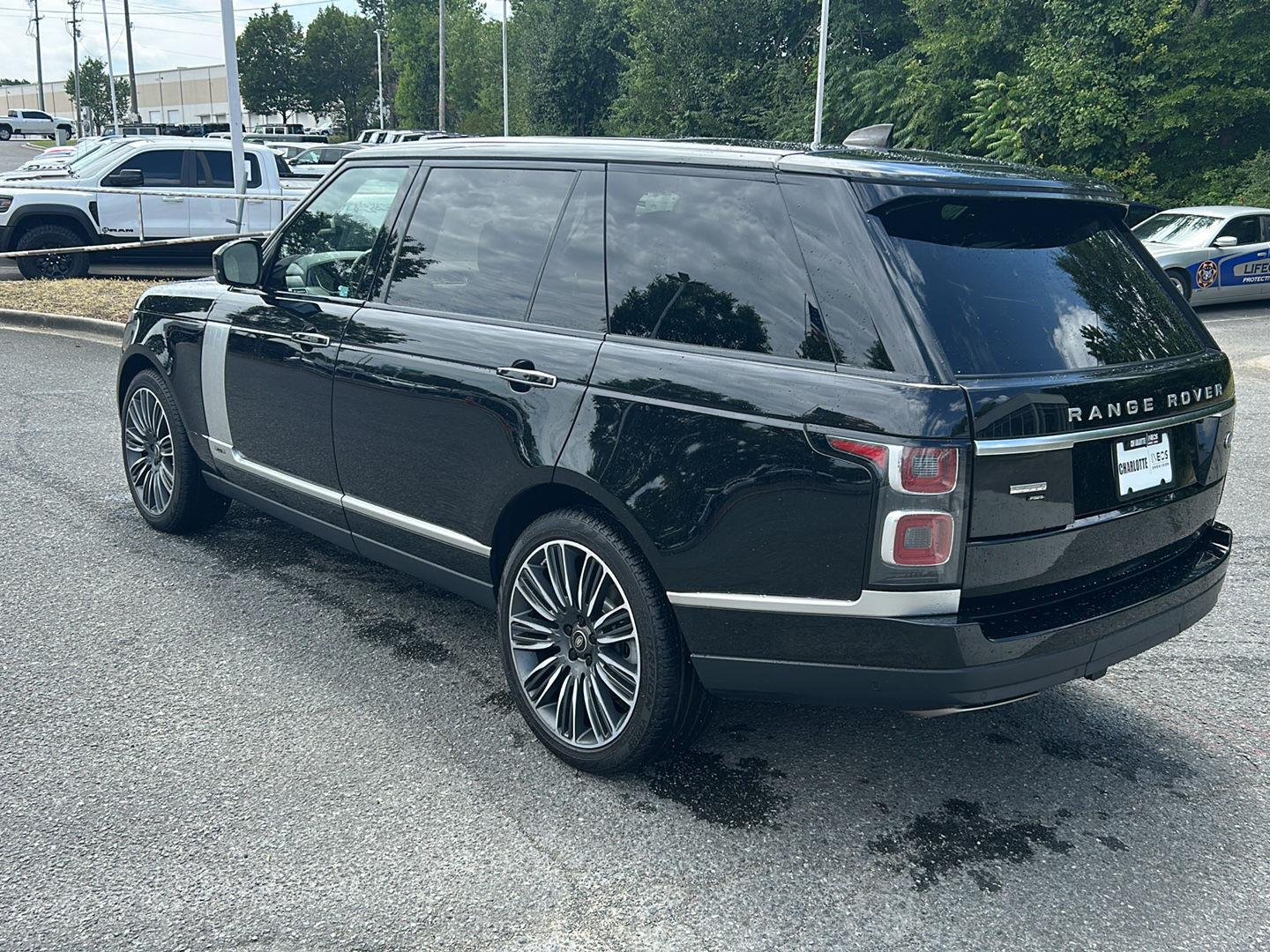 Used 2020 Santorini Black Metallic Land Rover Autobiography image 3