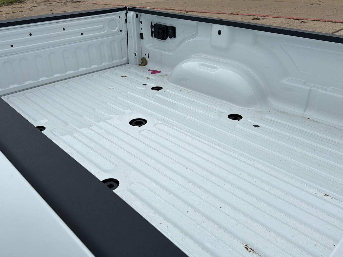 New 2026 Bright White Clear-Coat Exterior Paint RAM Tradesman image 31
