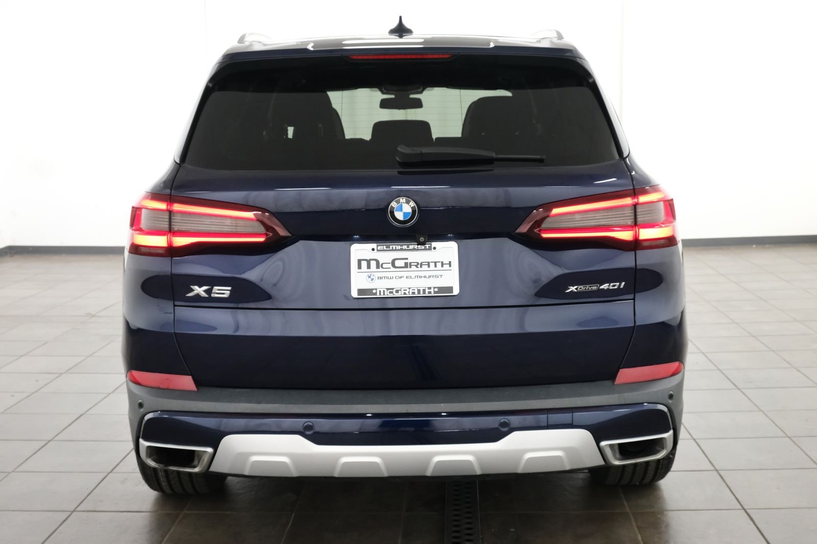 Used 2020 Tanzanite Blue II Metallic BMW xDrive40i image 4