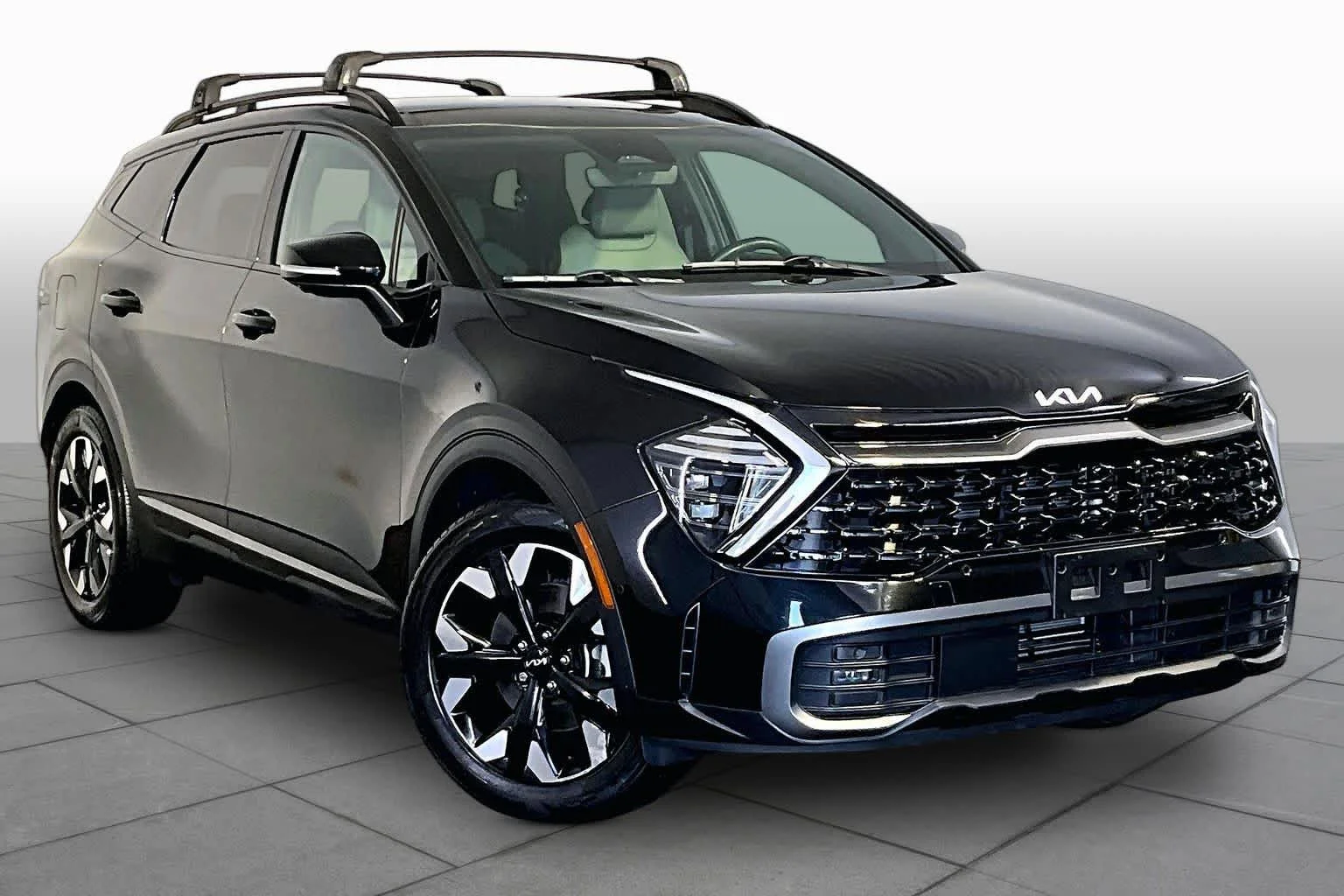 Used 2023 Fusion Black Kia X-Line Prestige image 3