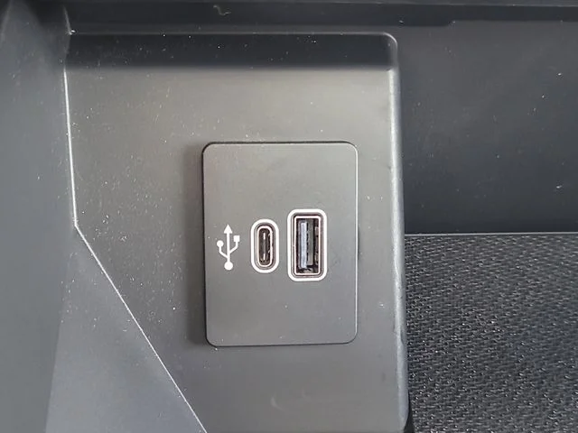 Used 2025 White Ford Lariat image 27