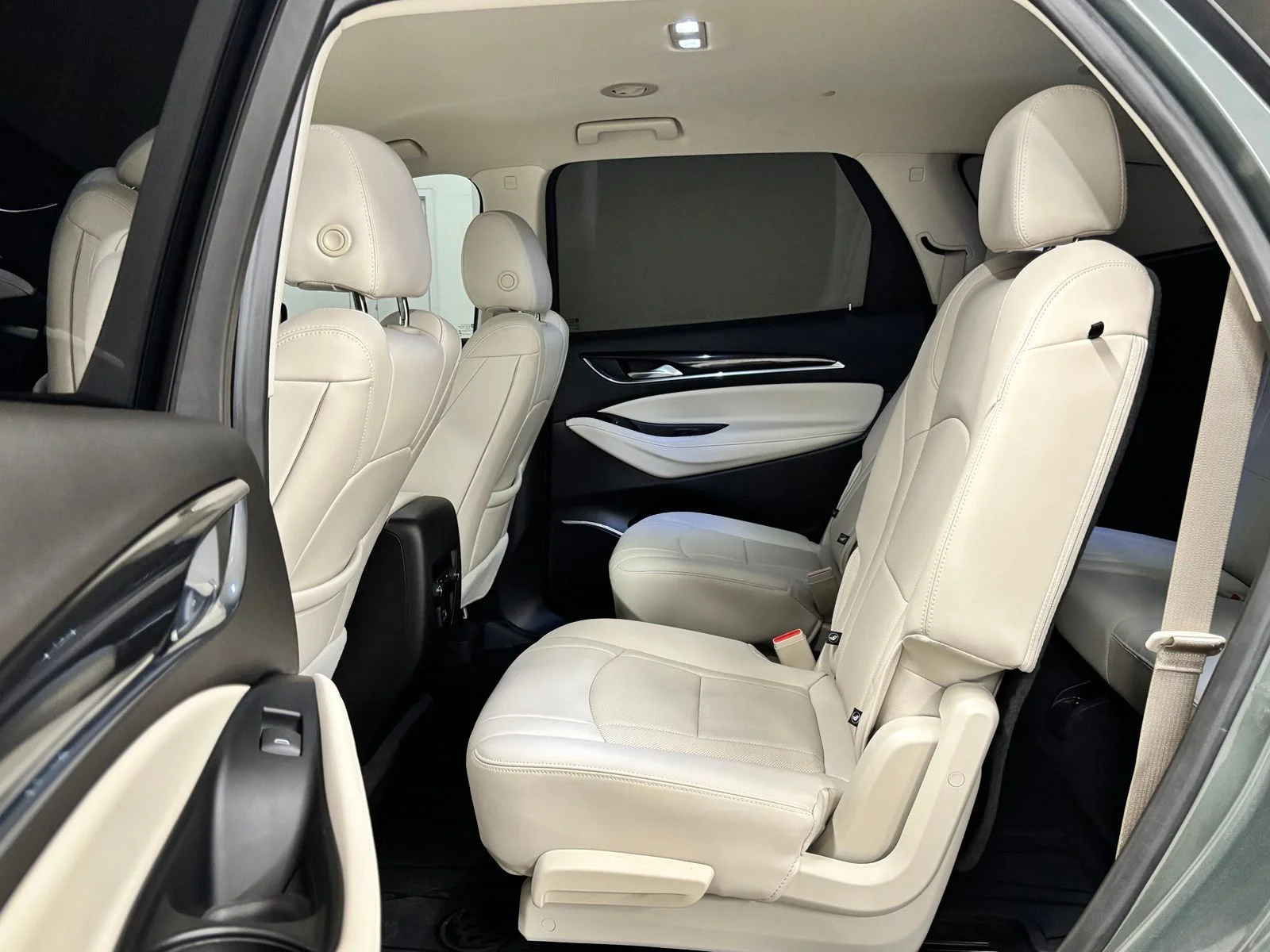 Used 2023 Green Buick Essence image 19