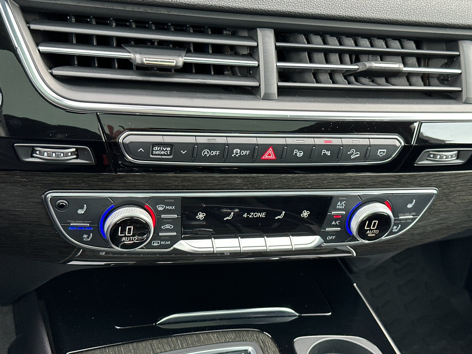 Used 2019  Audi 55 Prestige image 25