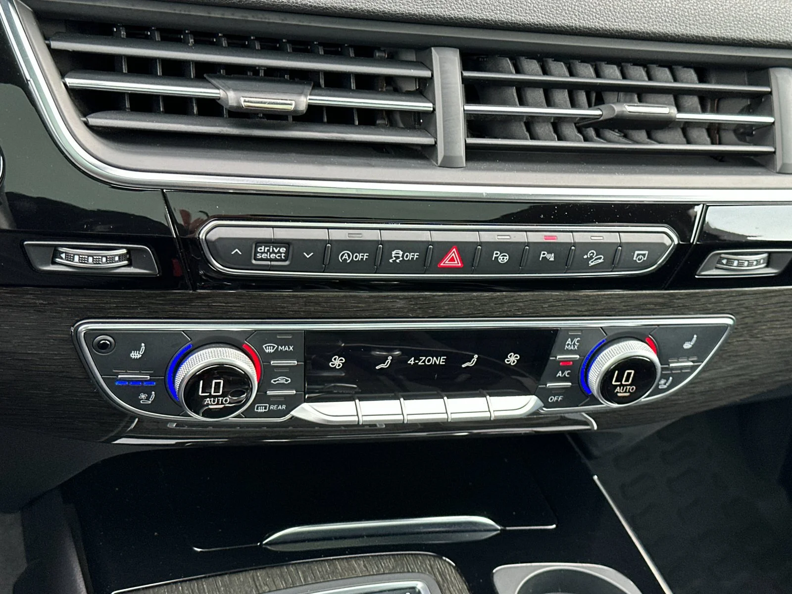 Used 2019  Audi 55 Prestige image 25