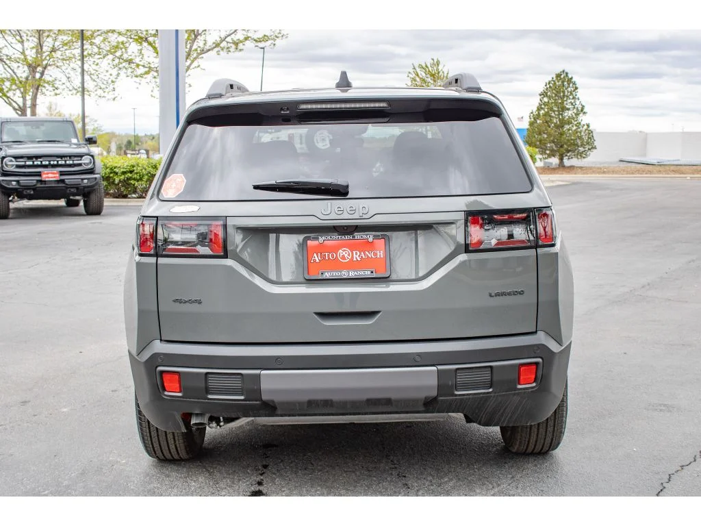 New 2026 Sting-Gray Clearcoat Jeep Laredo image 7