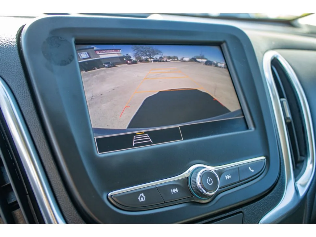 Used 2024 Summit White Chevrolet LT image 42