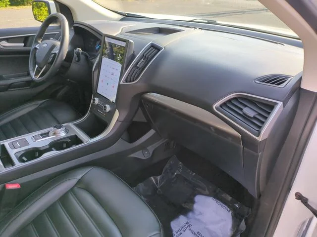 Used 2024 White Ford SEL image 33
