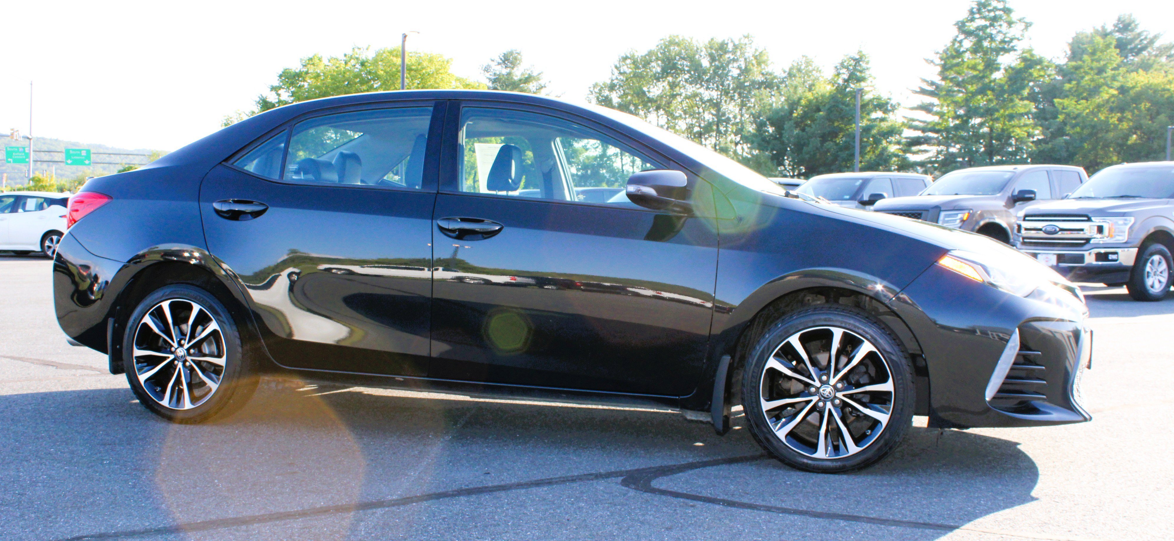Used 2018 Black Toyota  image 6