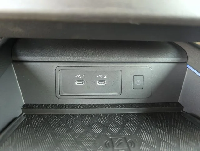Used 2025 White Nissan SL image 41