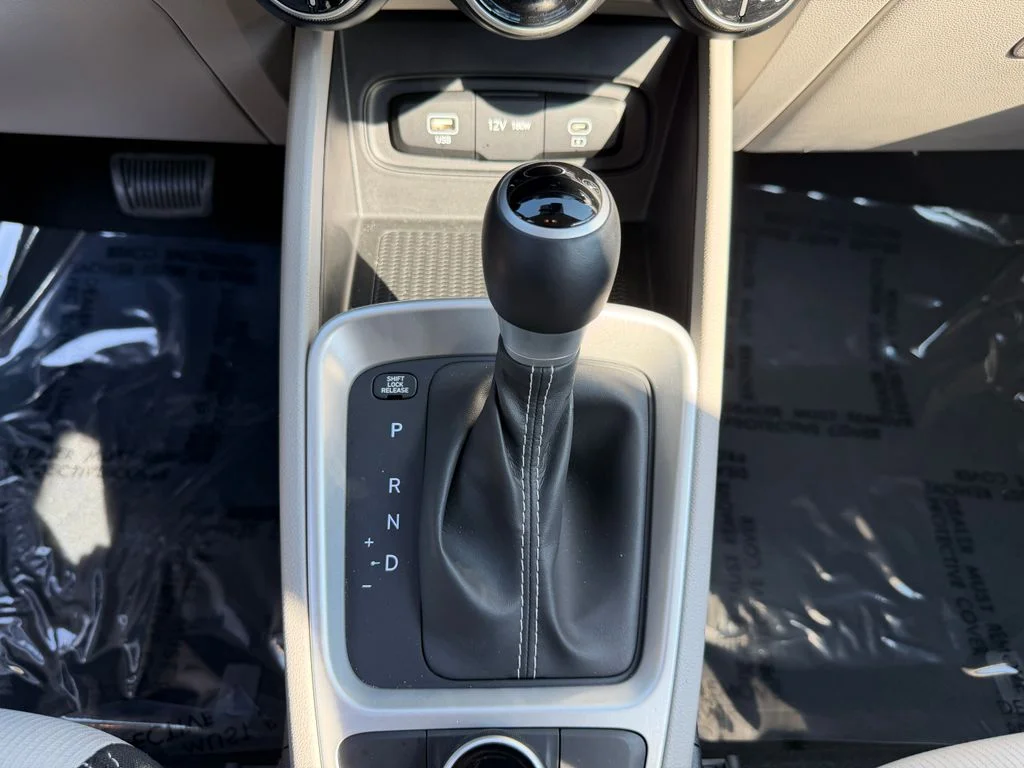Used 2023 Shimmering Silver Hyundai SEL image 25