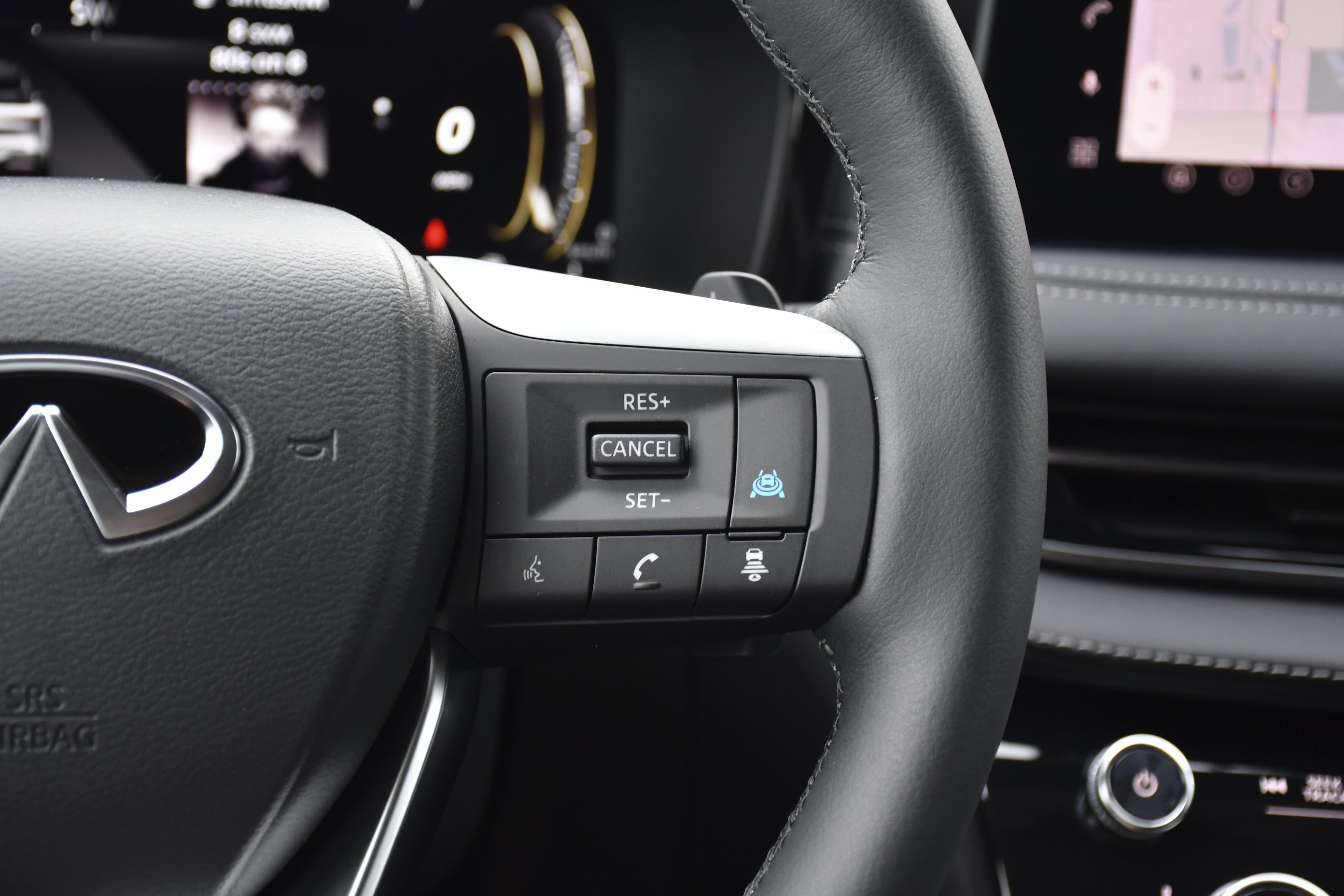New 2027 MINERAL BLACK INFINITI Luxe FWD image 9
