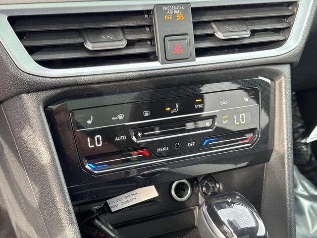 New 2026 Black Volkswagen 1.5T SE image 24