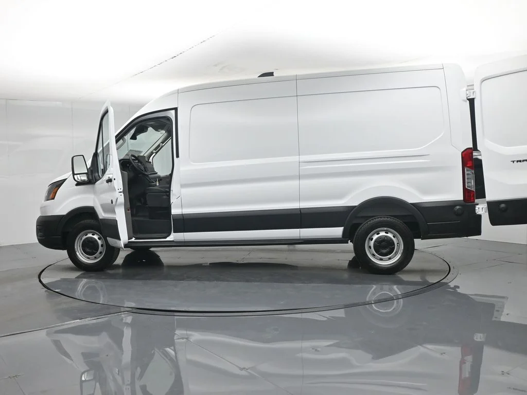 New 2026 Oxford White Ford Base image 33