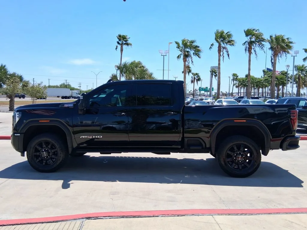 Used 2025 Onyx Black GMC AT4 image 3