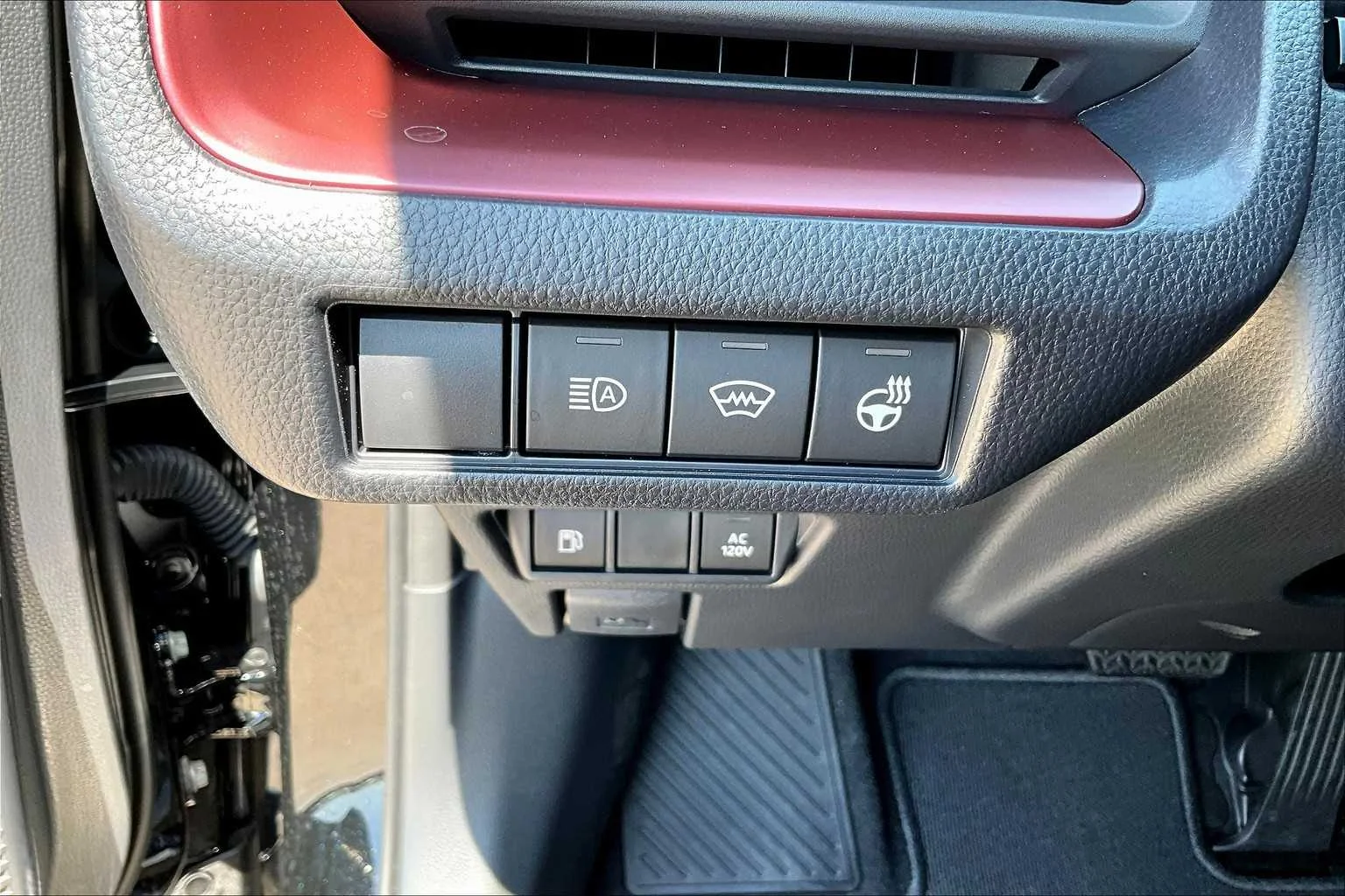 2026 Toyota Prius Plug-in Hybrid XSE - Photo 18