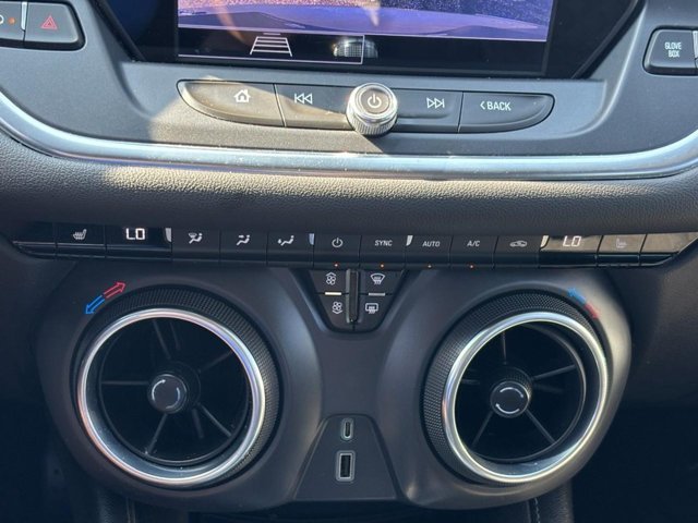 Used 2021 SILVER ICE METALLIC Chevrolet LT image 22
