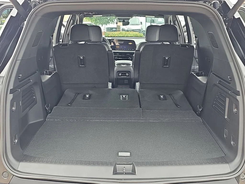 2026 Chevrolet Traverse LT - Photo 13