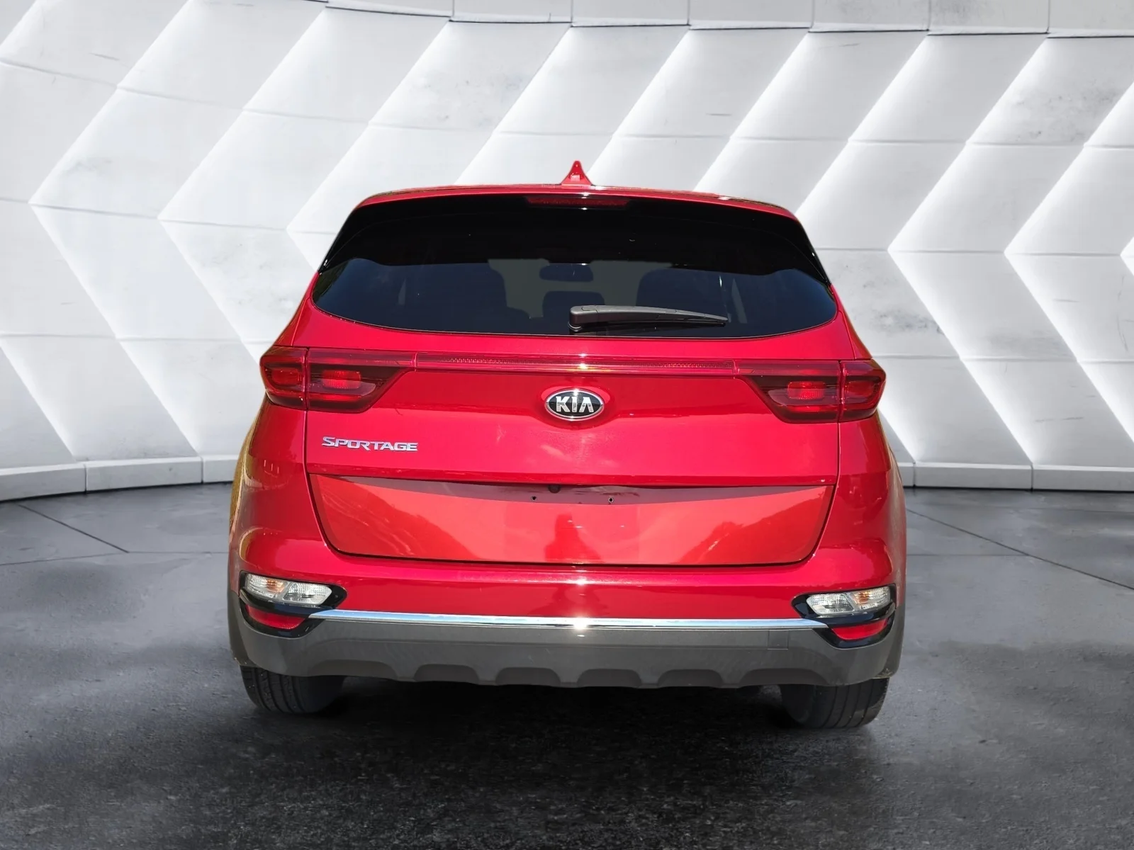 Used 2021 Red Kia LX image 4