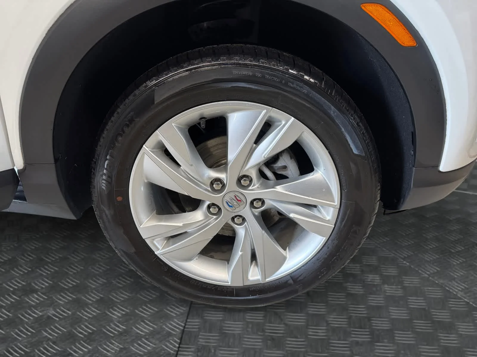 Used 2024 Summit White Buick Preferred image 10