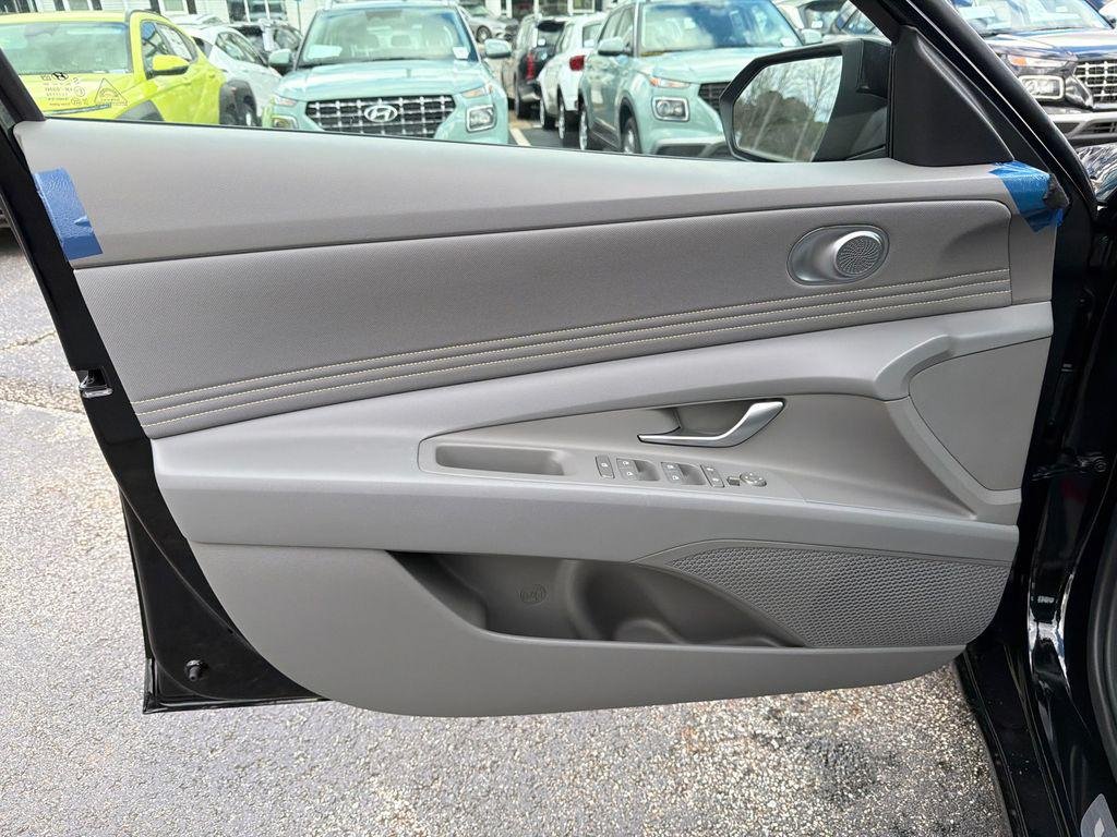 New 2026 Black Hyundai SEL Sport image 10