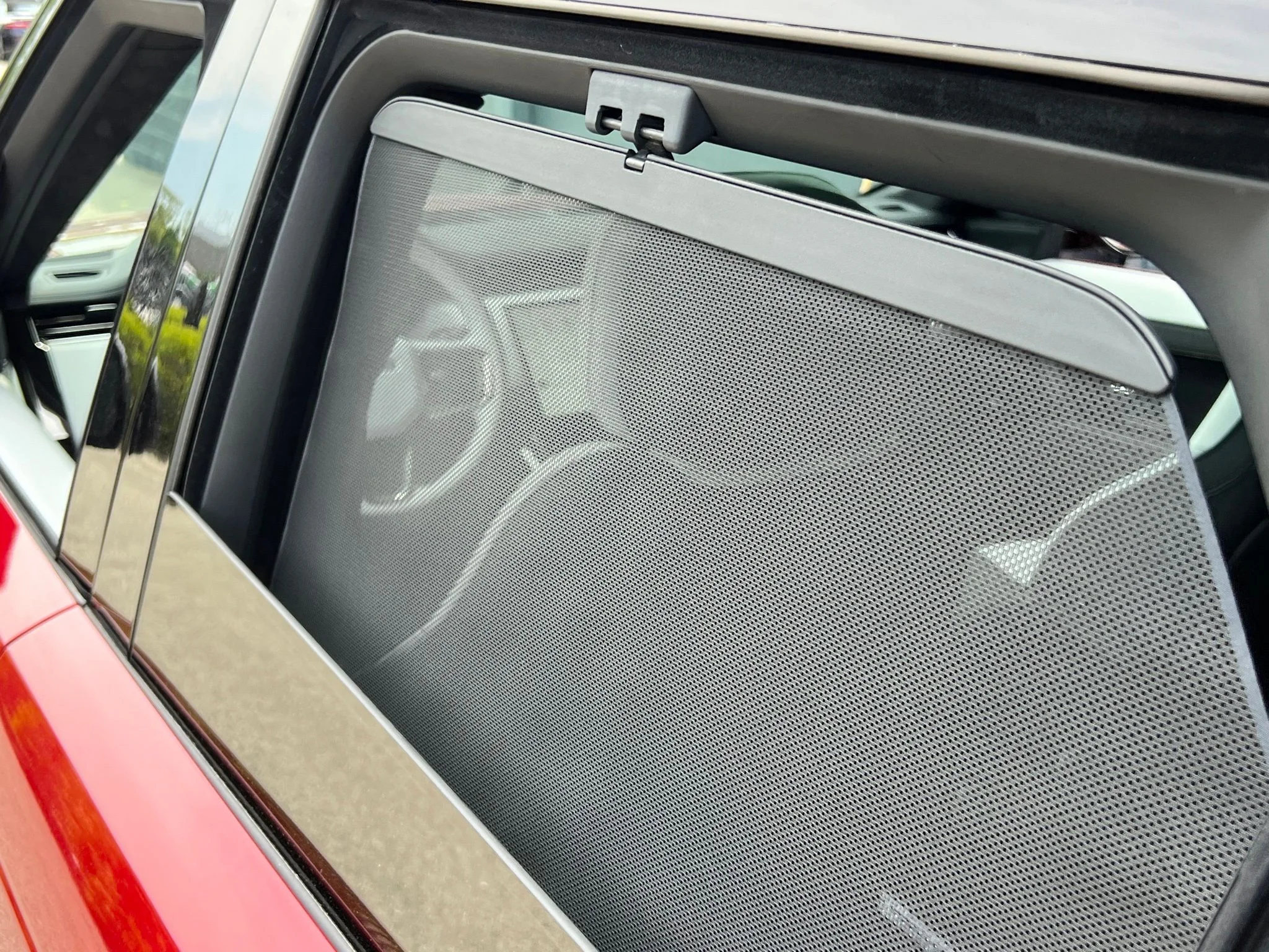 Used 2025 Red Land Rover Autobiography image 30