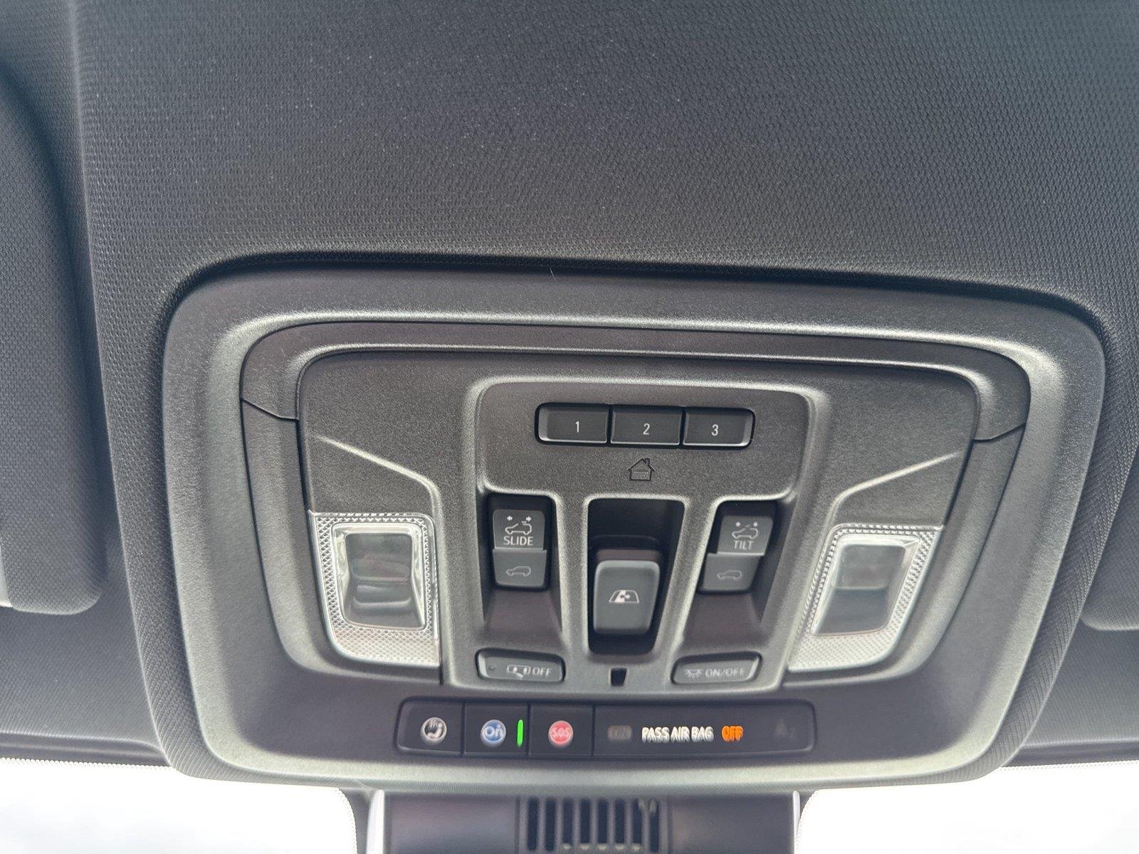 Used 2025 Sterling Metallic GMC AT4 image 29