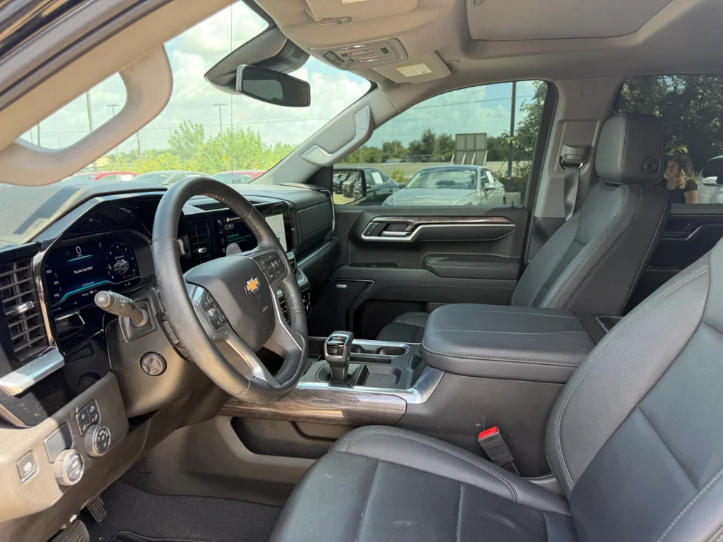 Used 2025 Black Chevrolet LTZ image 10
