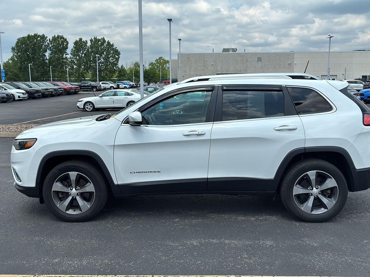 Used 2019 Bright White Clearcoat Jeep Limited image 12