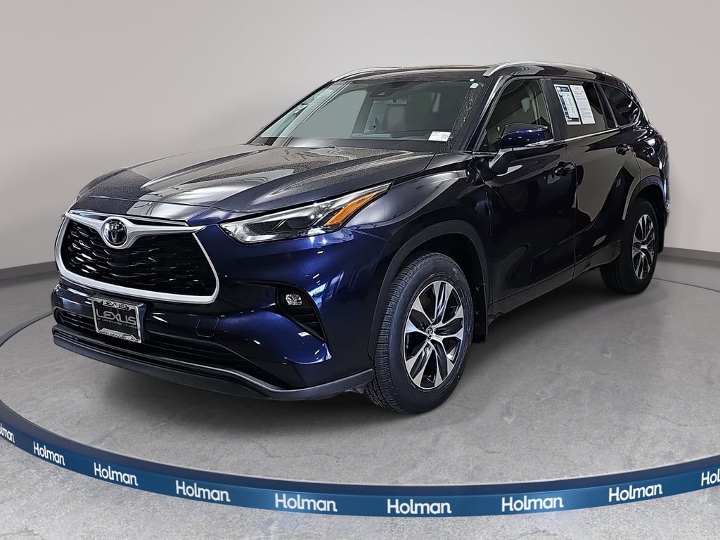 Used 2025 Blue Toyota XLE image 1