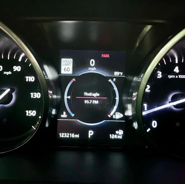 Used 2017 Black Land Rover First Edition image 19