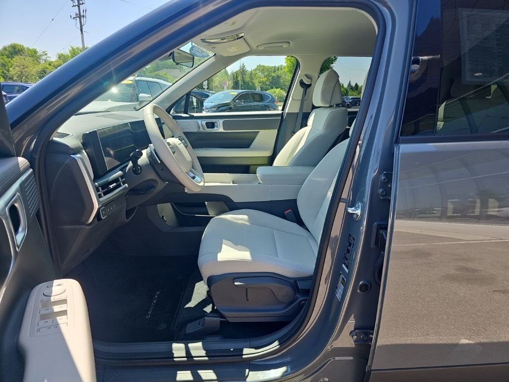 2025 Hyundai Santa Fe SE - Photo 9