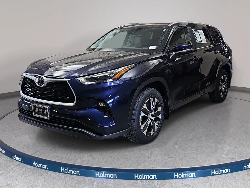 Used 2025 Blue Toyota XLE image 1