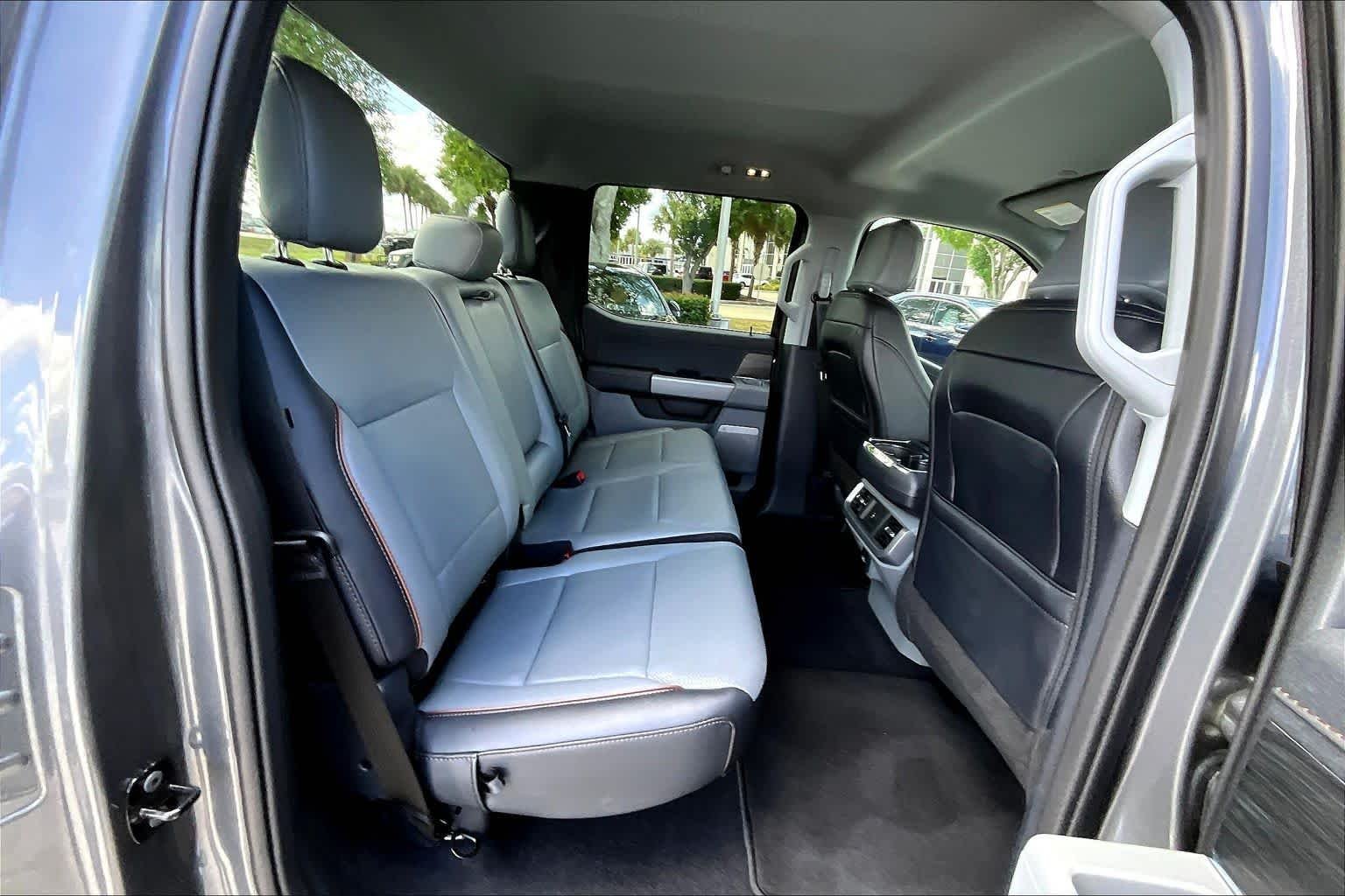 Used 2025 Carbonized Gray Metallic Ford LARIAT image 34
