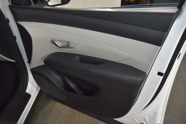 New 2026 White Hyundai SEL Plus AWD image 15