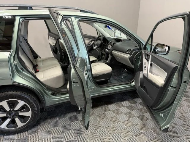 Used 2018 Green Subaru 2.5i Premium image 24