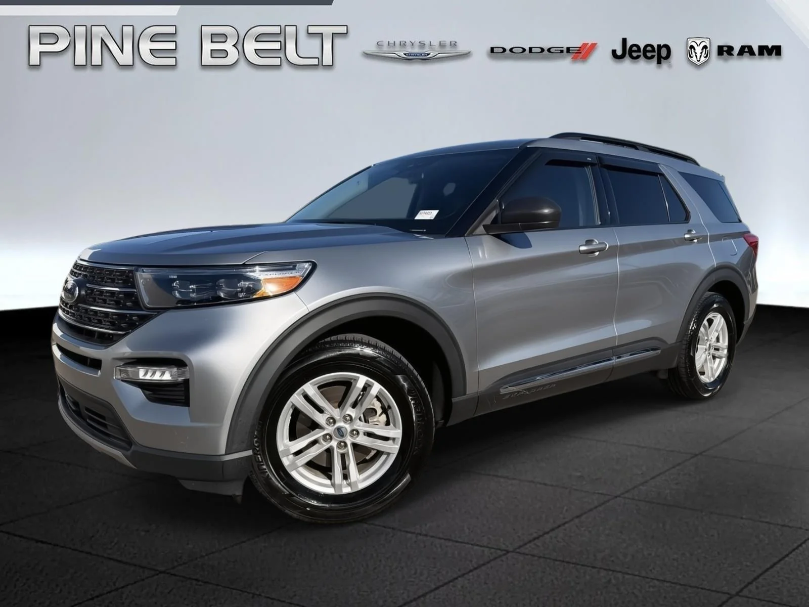 2024 Ford Explorer XLT RWD's photo