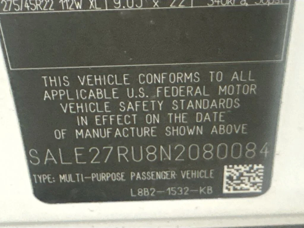 Certified Used 2022 White Land Rover X-Dynamic SE image 32