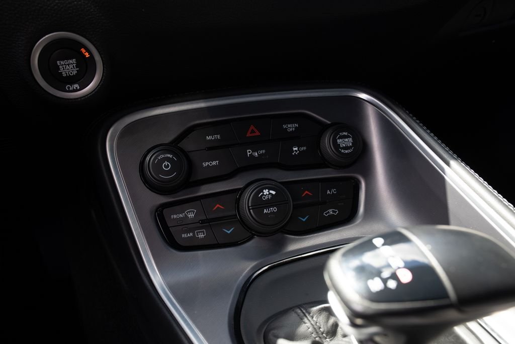 Used 2020 Pitch Black Clearcoat Dodge R/T image 15