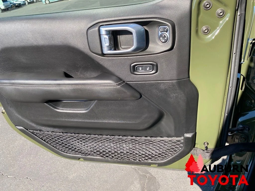 Used 2021 Green Jeep Rubicon image 33