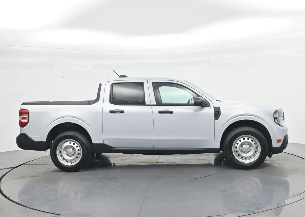 New 2026 Space White Metallic Ford XL image 6