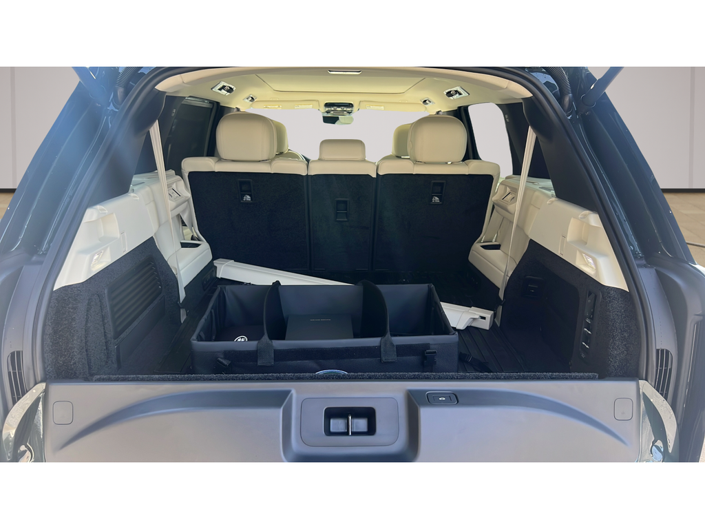 New 2026 Green Land Rover SE 7 Seats image 16