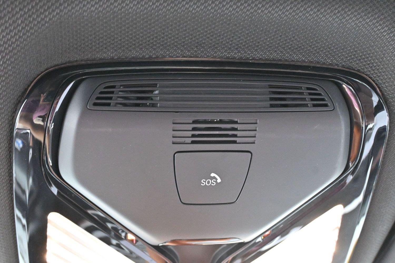 Used 2019 Black Sapphire Metallic BMW xDrive40i image 31