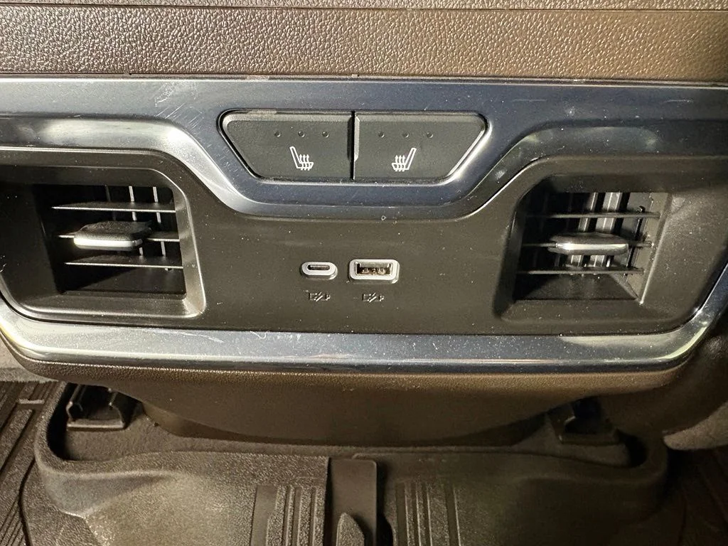 Used 2024 White GMC Denali image 47