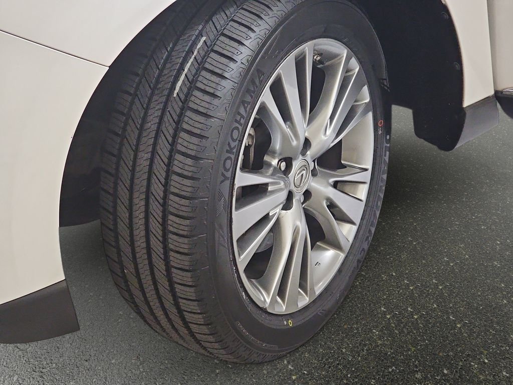 Used 2013 White Lexus 350 image 35