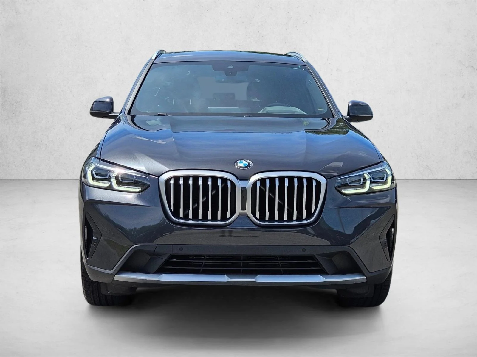 Used 2024 Dark Graphite Metallic BMW xDrive30i image 2
