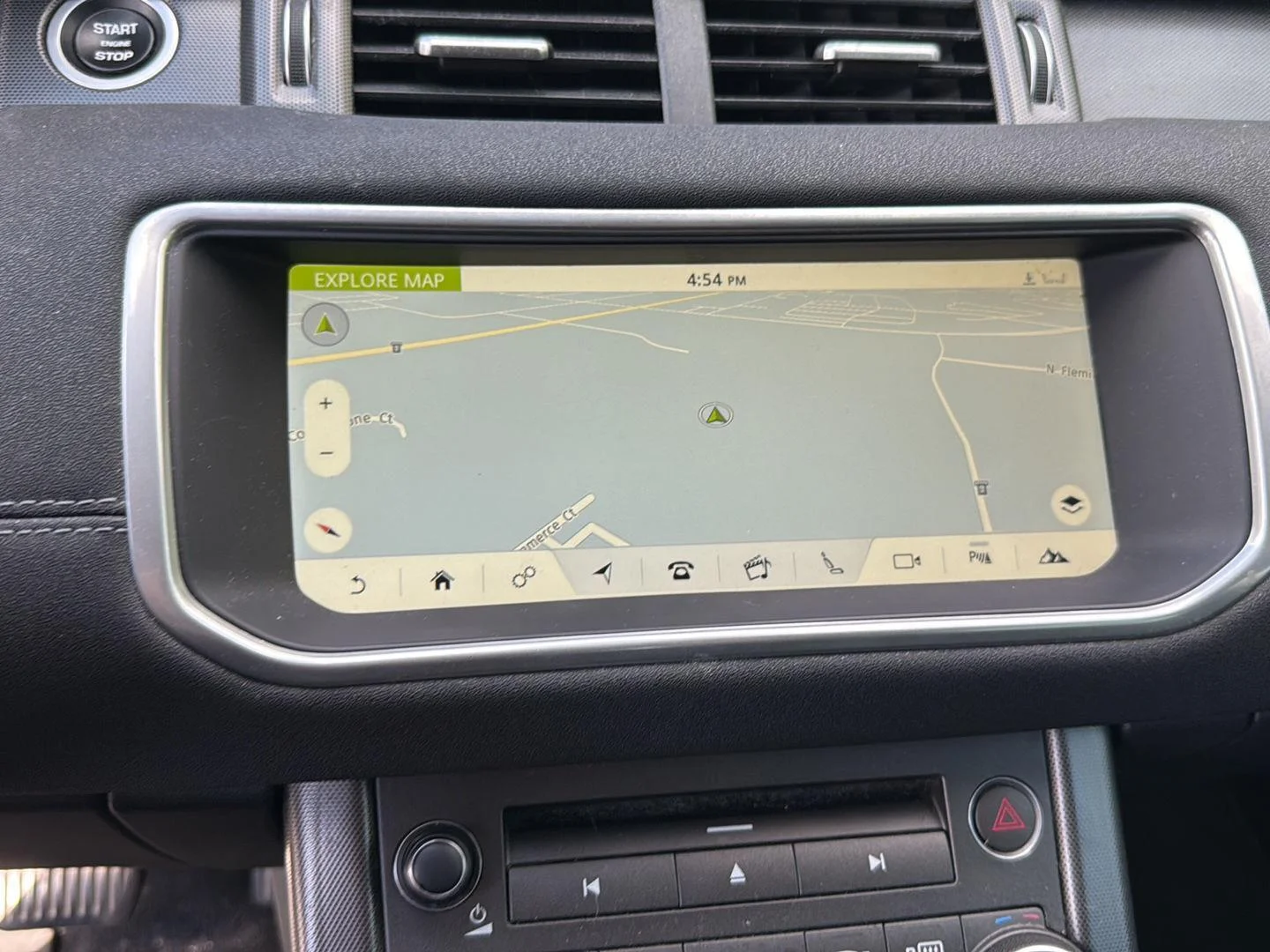 Used 2018 Narvik Black Land Rover SE Premium image 16