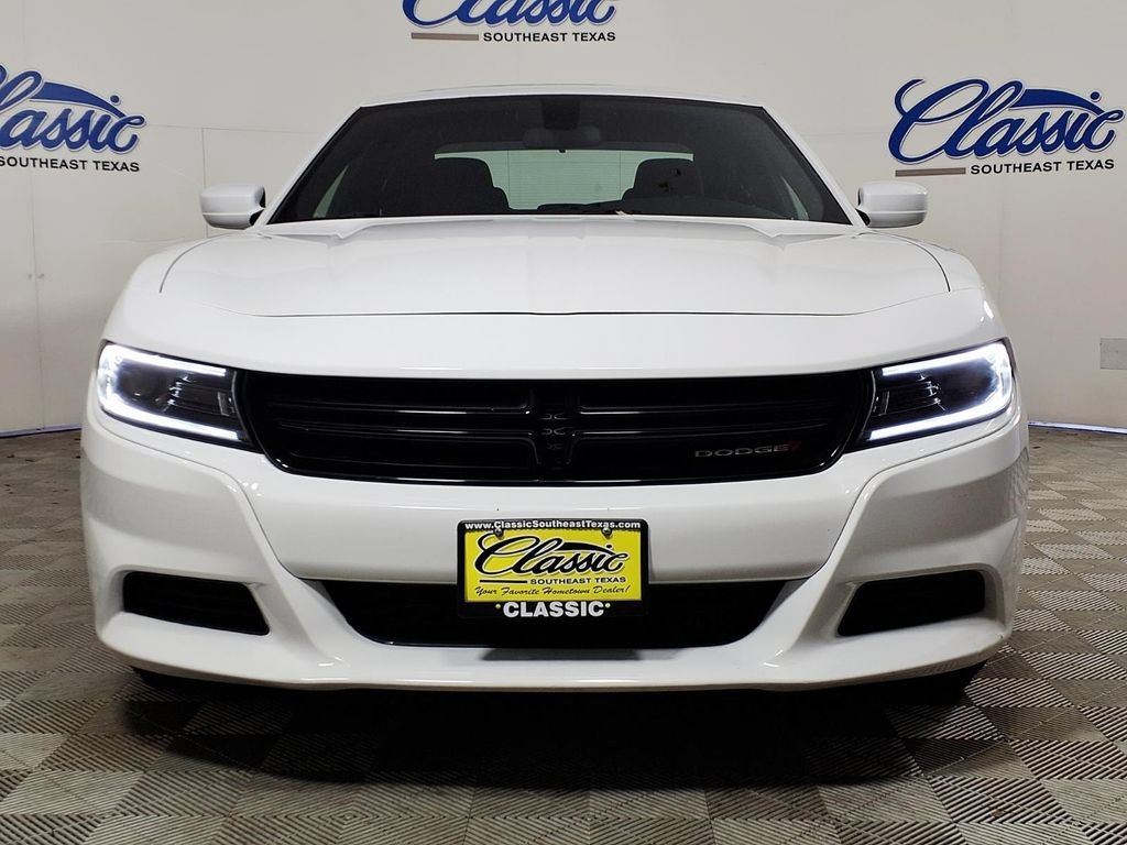 Used 2022 White Knuckle C Dodge SXT image 3